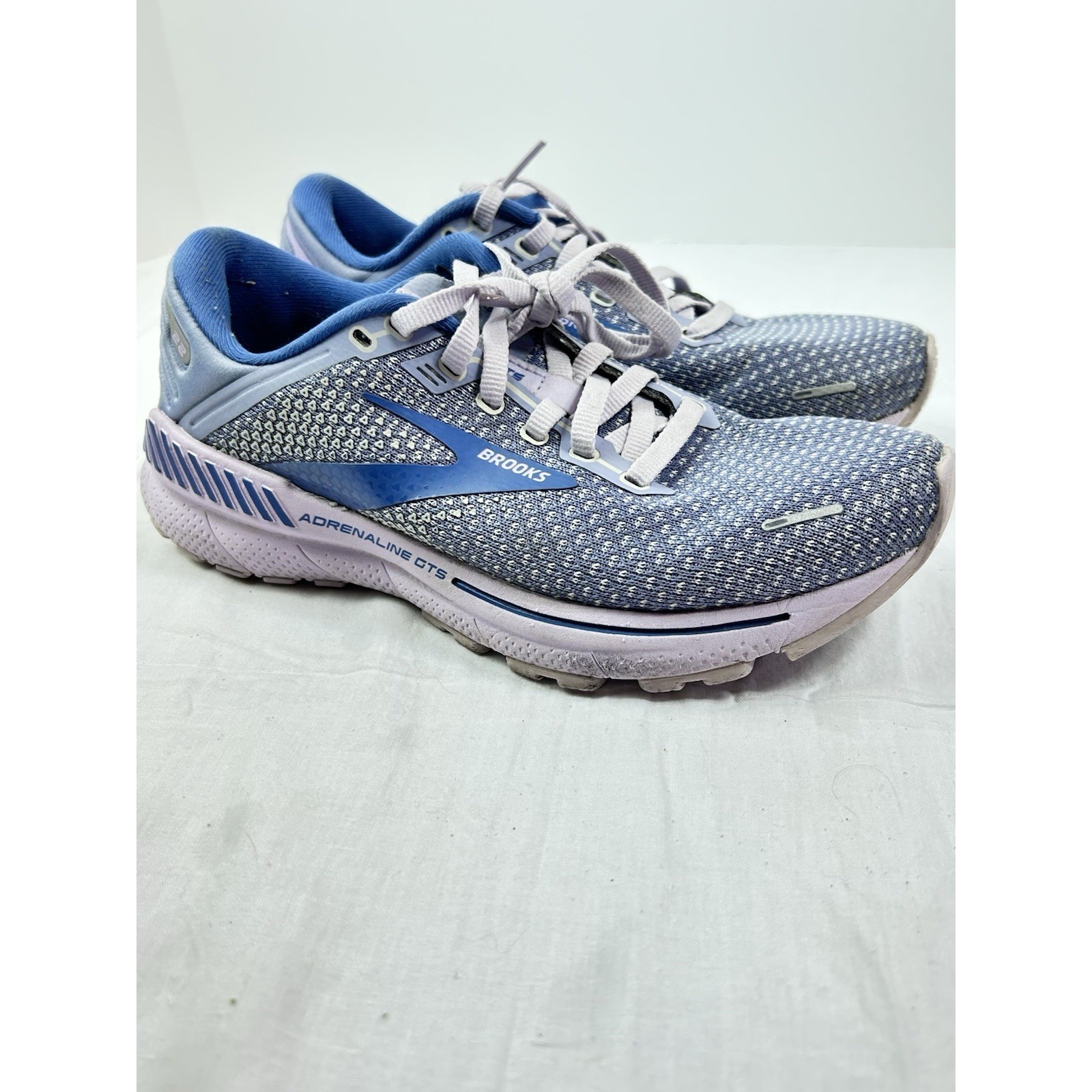 Brooks Adrenaline Gts 22 Running Shoe, Women's Size 7b, Blue/Purple